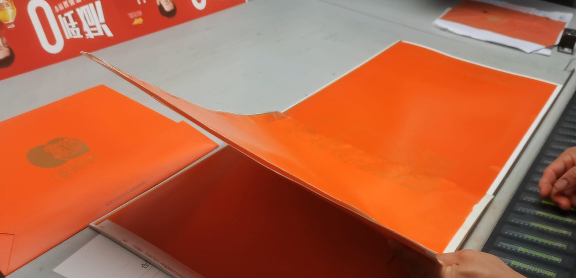 手提袋印刷就是一張行駛的名片